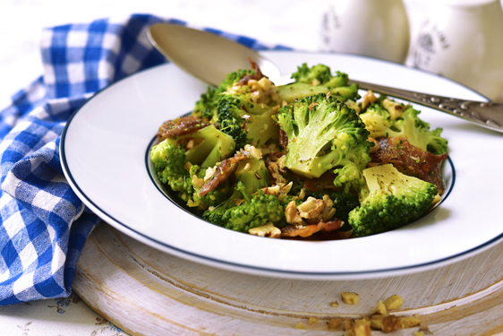 Broccoletti con Aringhe e Noci
