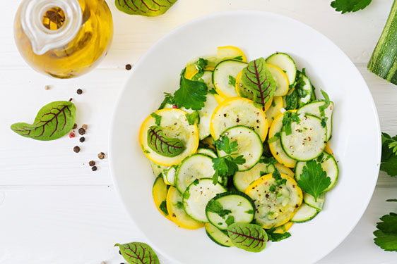 Zucchine marinate crude